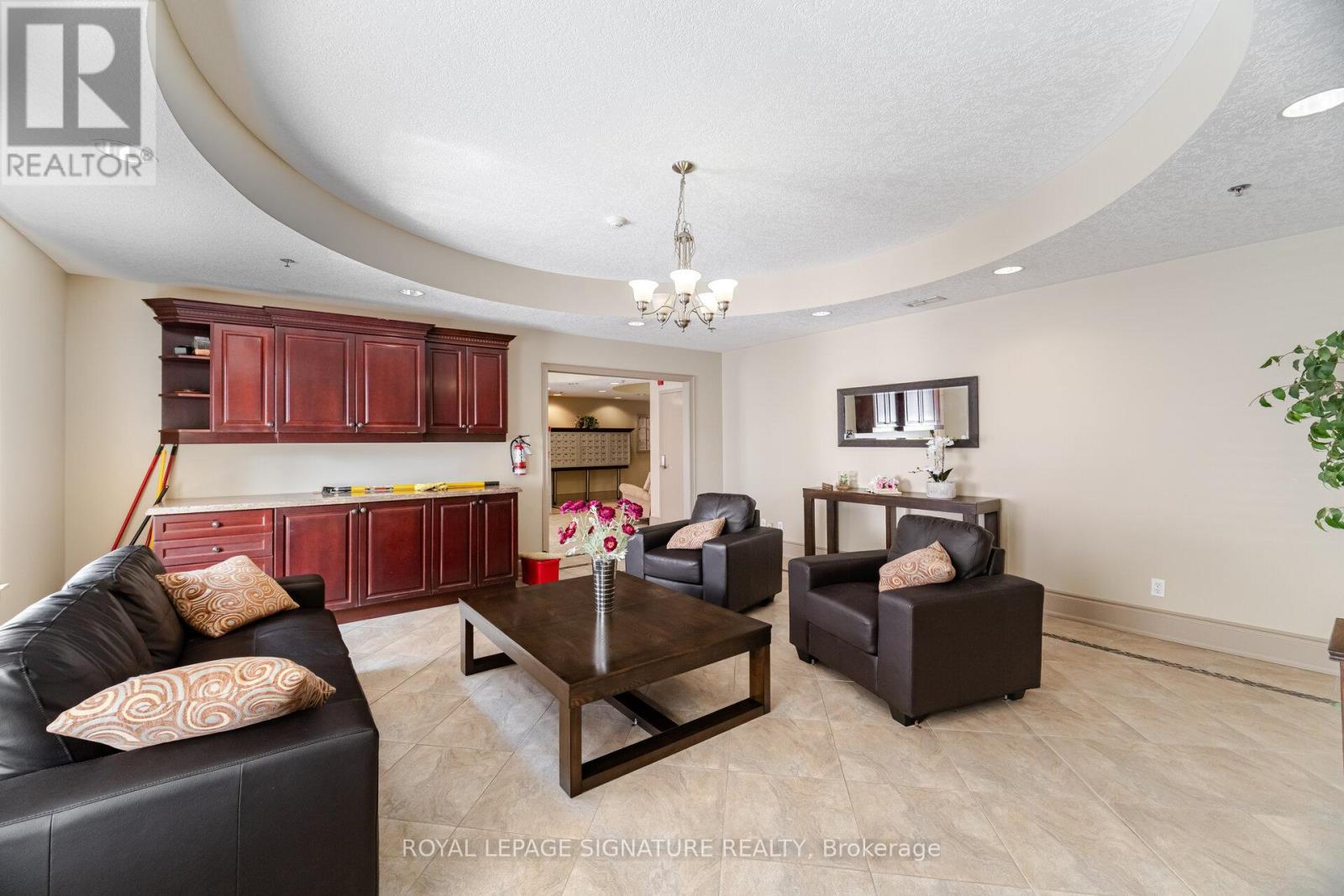Photo 2 of 307 47 Caroline Street N, Hamilton ON