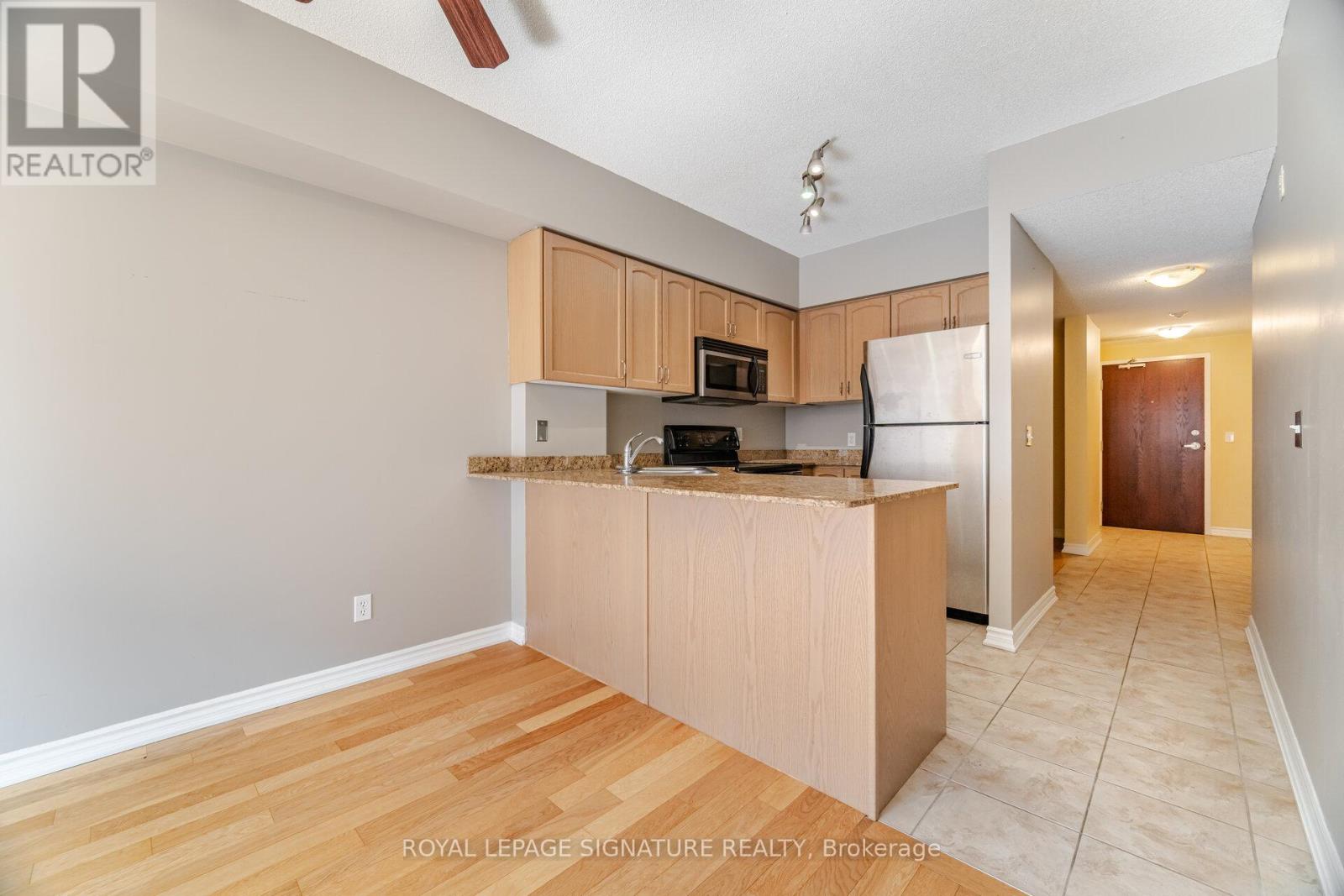 Photo 13 of 307 47 Caroline Street N, Hamilton ON