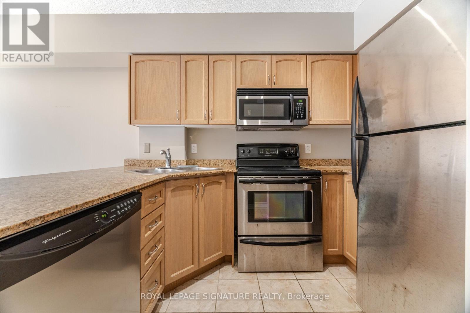 Photo 14 of 307 47 Caroline Street N, Hamilton ON