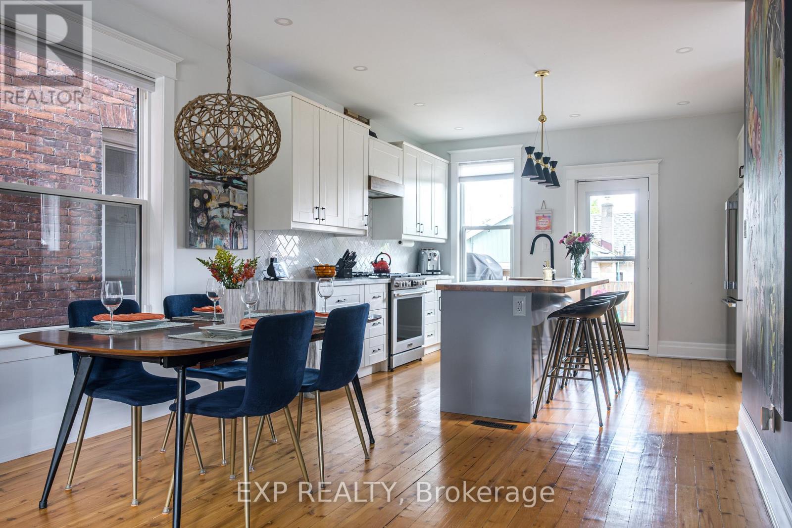 Photo 11 of 14 Chatham Street, Hamilton ON