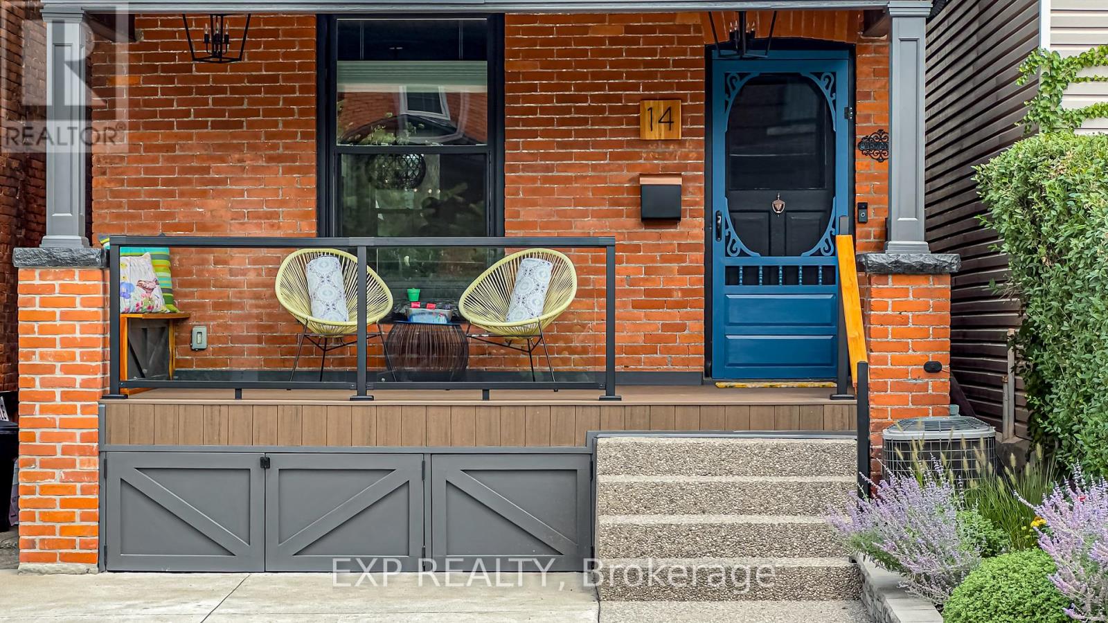 Photo 3 of 14 Chatham Street, Hamilton ON