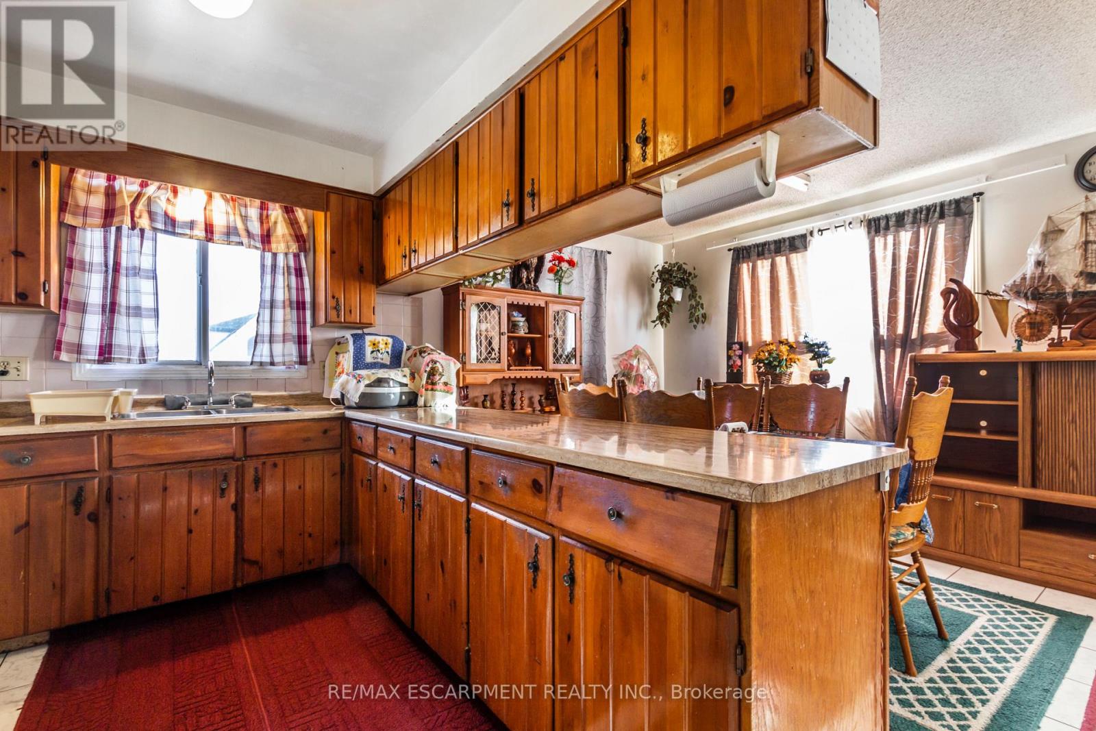 Photo 32 of 1295 Cannon Street E, Hamilton ON