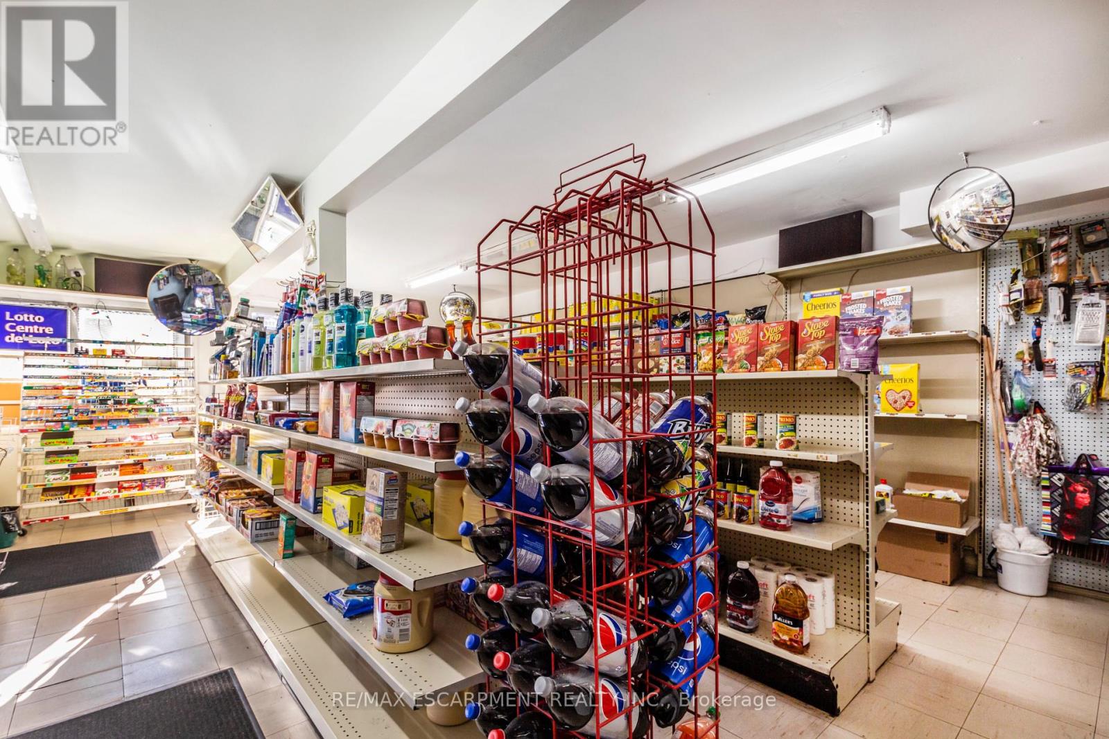 Photo 9 of 1295 Cannon Street E, Hamilton ON