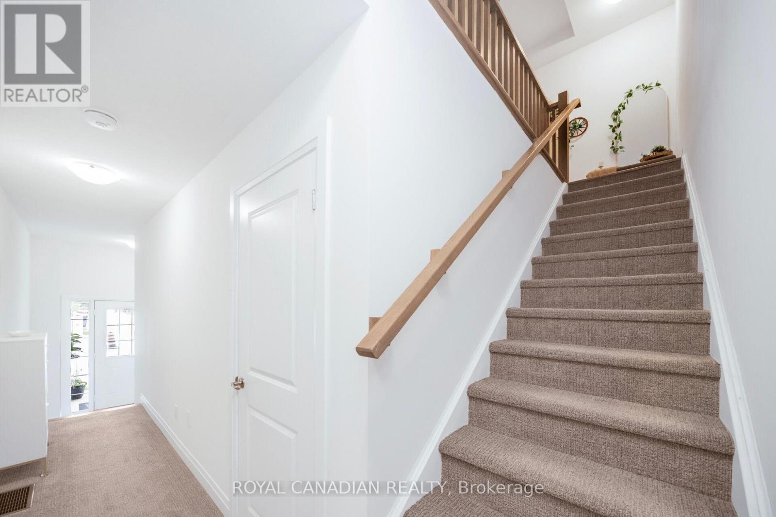 Photo 10 of 43 305 Garner Road, Hamilton ON