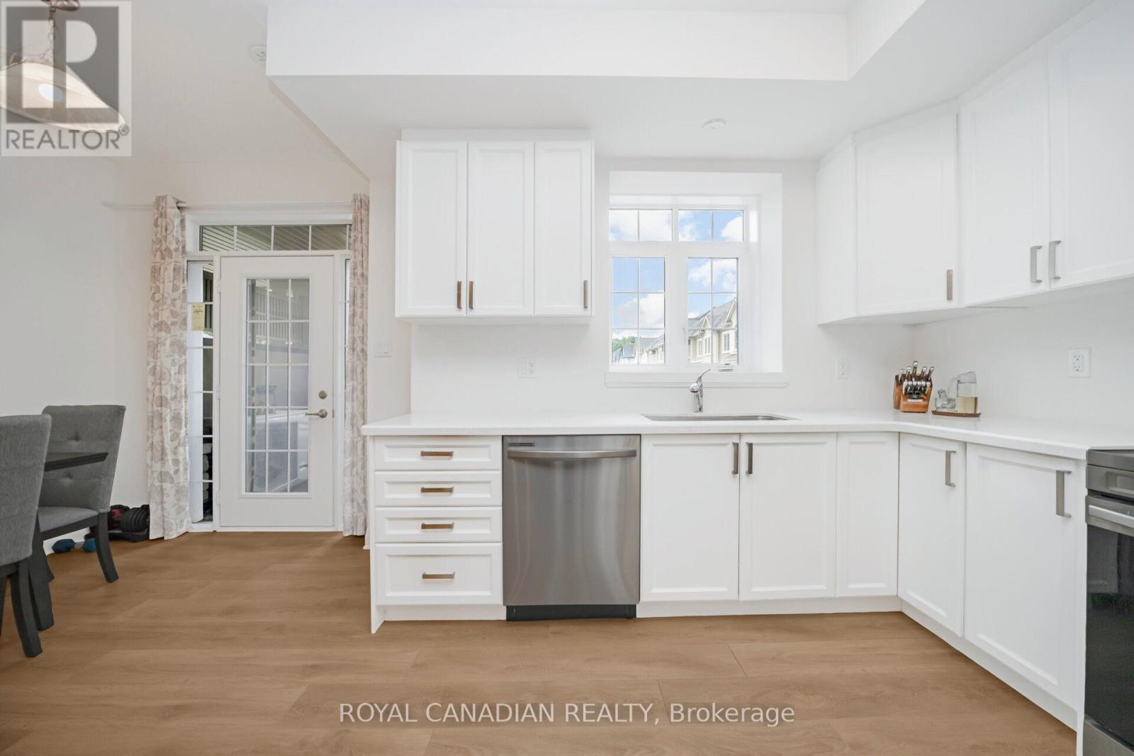Photo 22 of 43 305 Garner Road, Hamilton ON