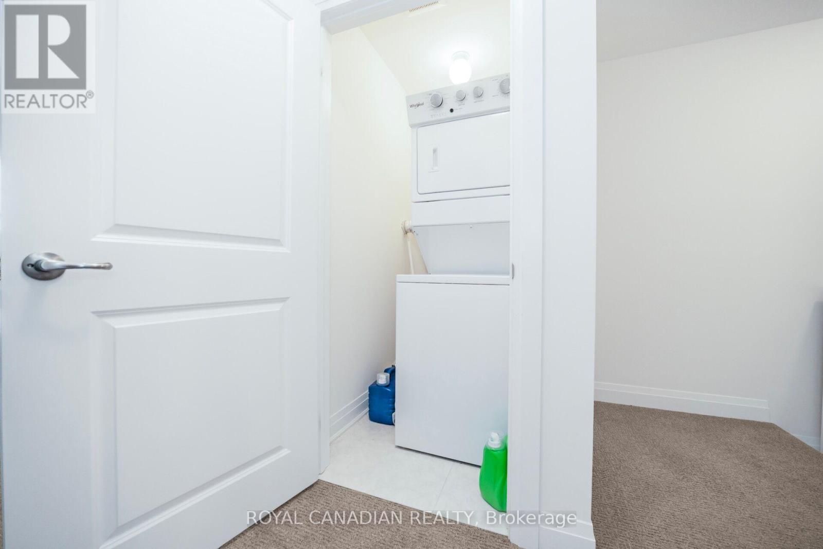 Photo 33 of 43 305 Garner Road, Hamilton ON