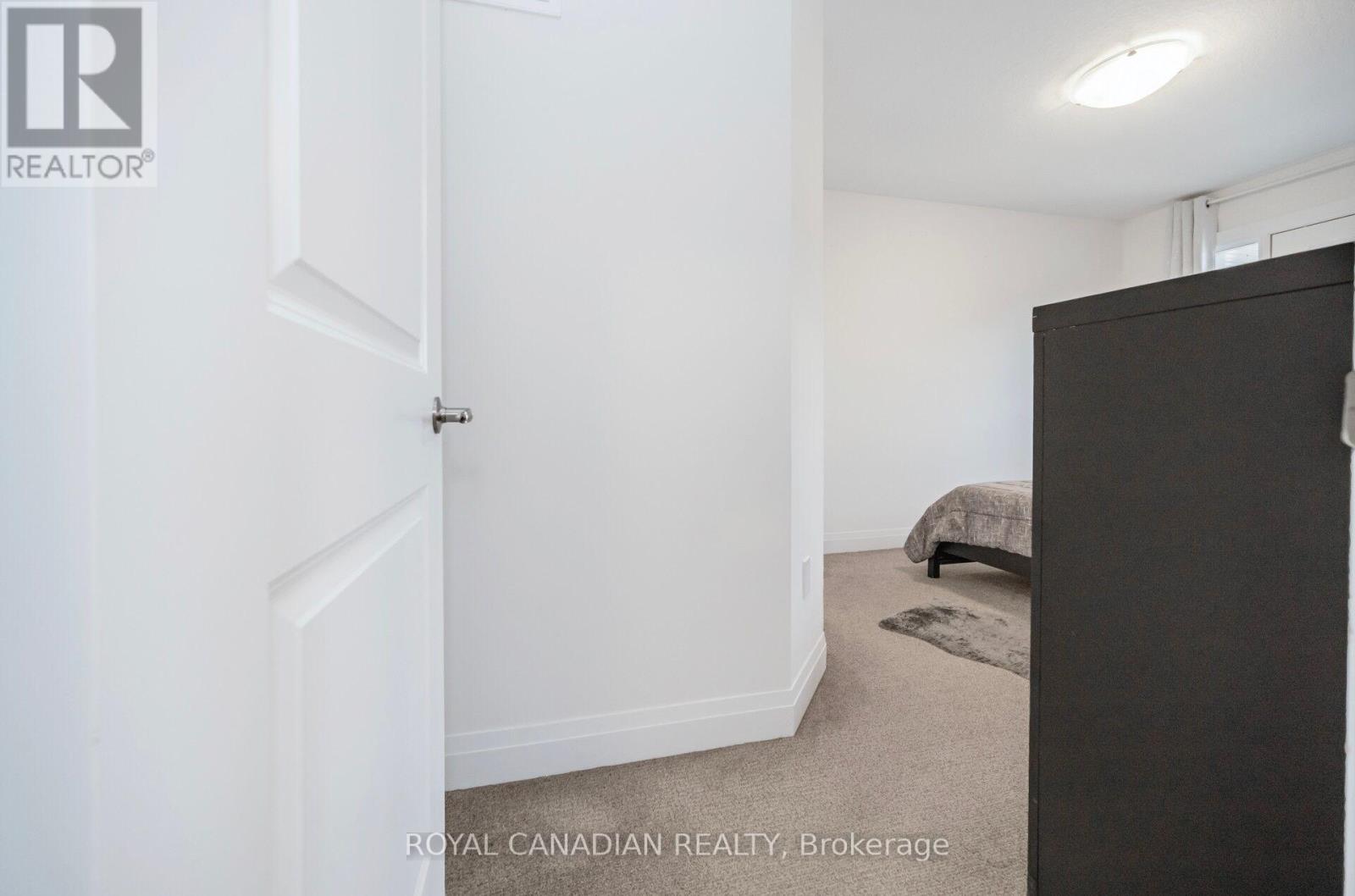 Photo 38 of 43 305 Garner Road, Hamilton ON