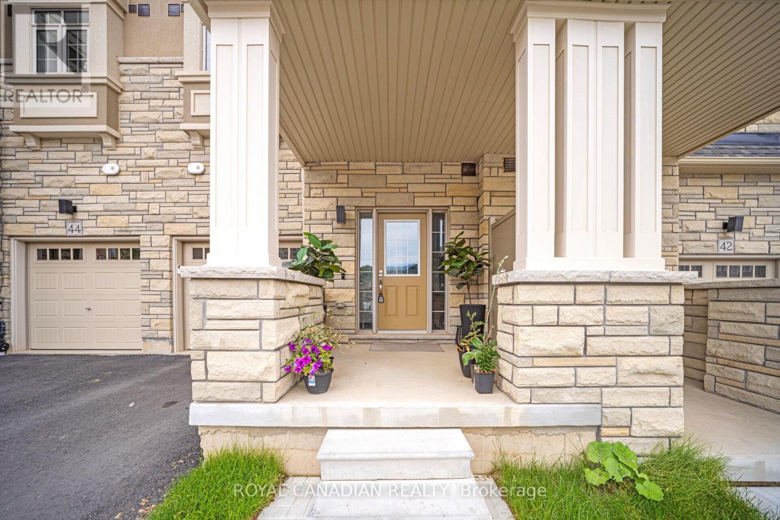 Photo 5 of 43 305 Garner Road, Hamilton ON