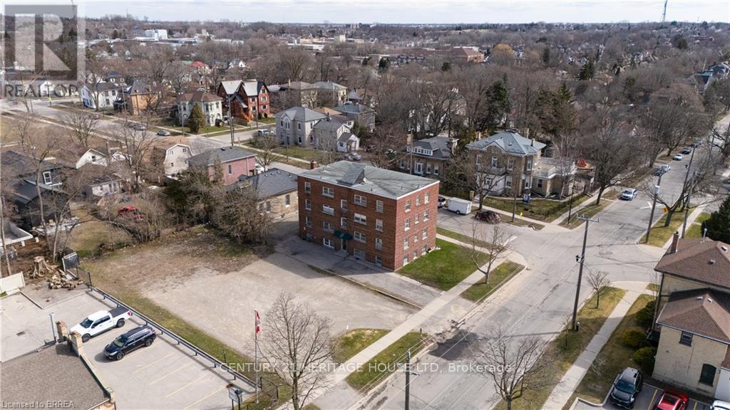 Photo 2 of 88 Charlotte Street, Brantford ON