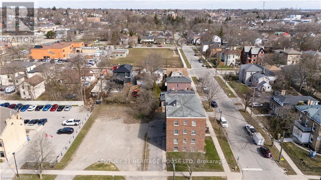 Photo 9 of 88 Charlotte Street, Brantford ON
