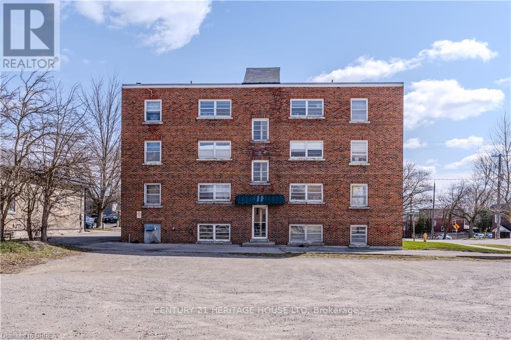 Photo 12 of 88 Charlotte Street, Brantford ON