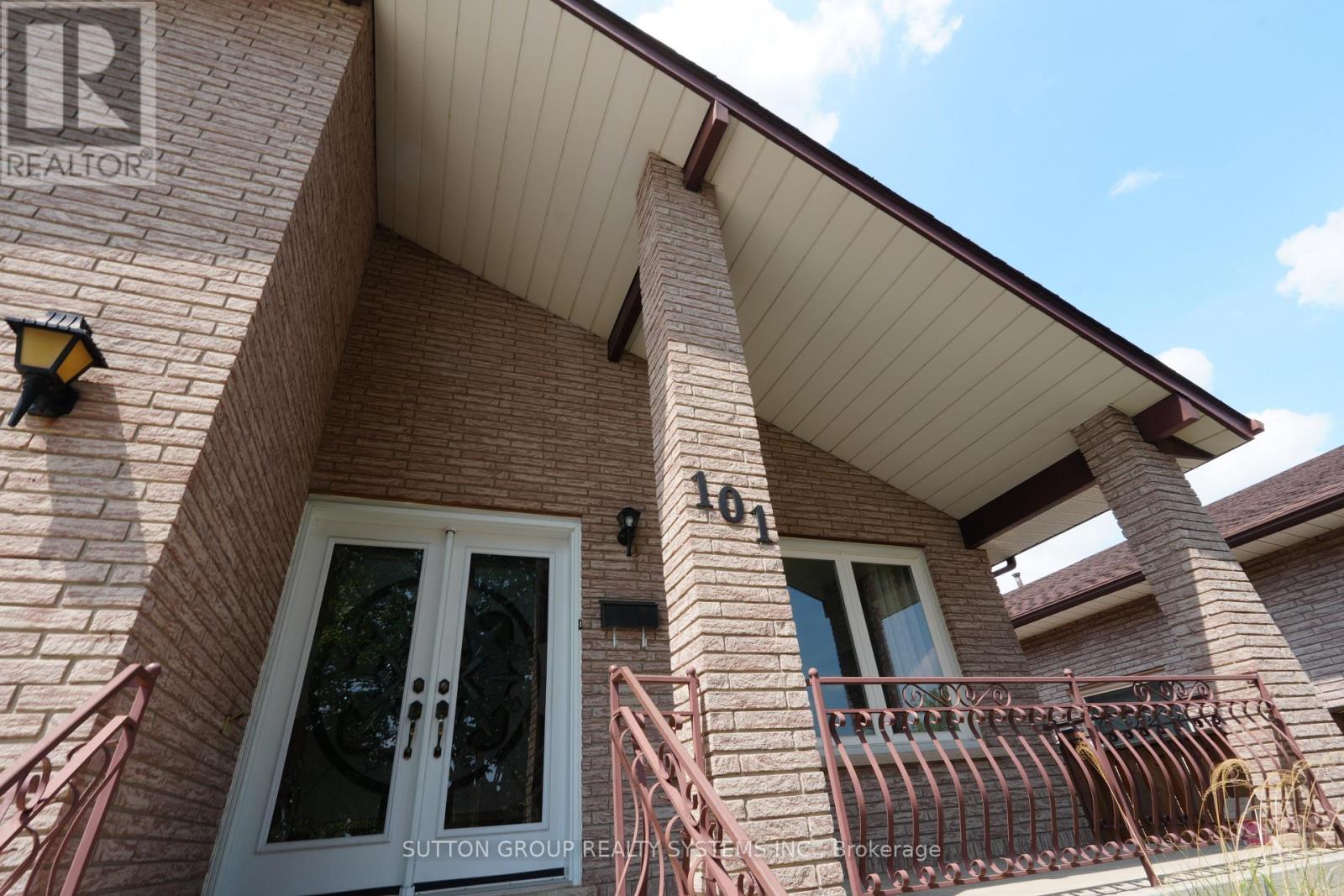 Photo 12 of 101 Henley Drive, Hamilton ON