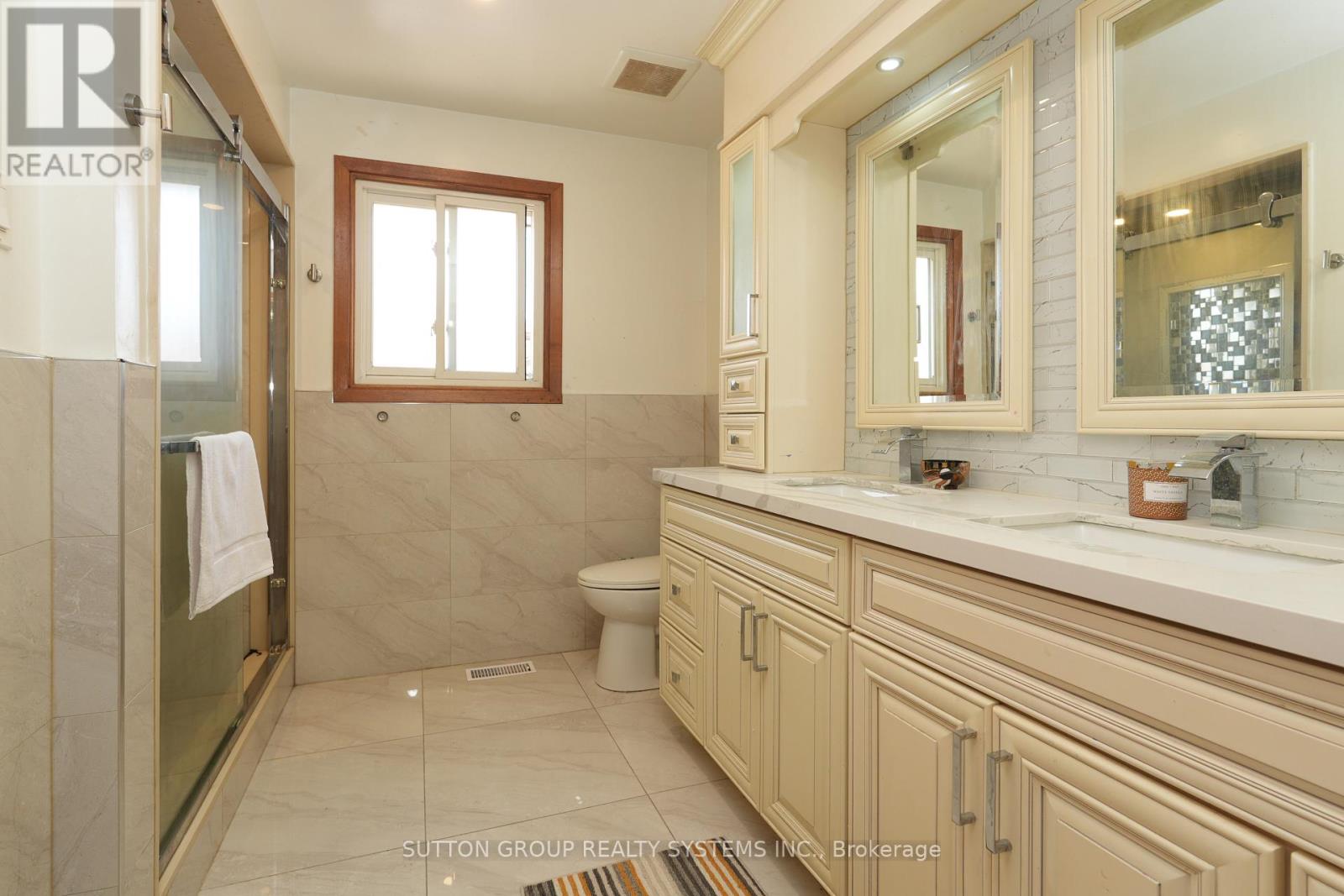 Photo 29 of 101 Henley Drive, Hamilton ON
