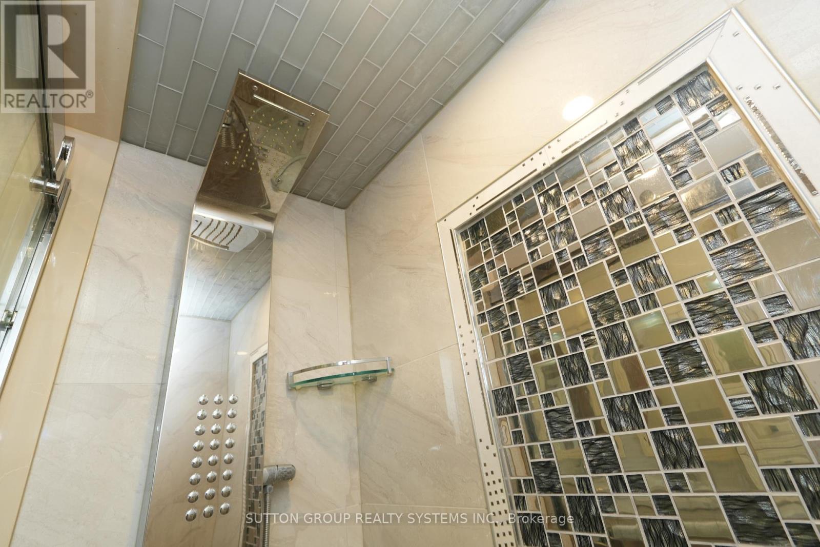 Photo 40 of 101 Henley Drive, Hamilton ON