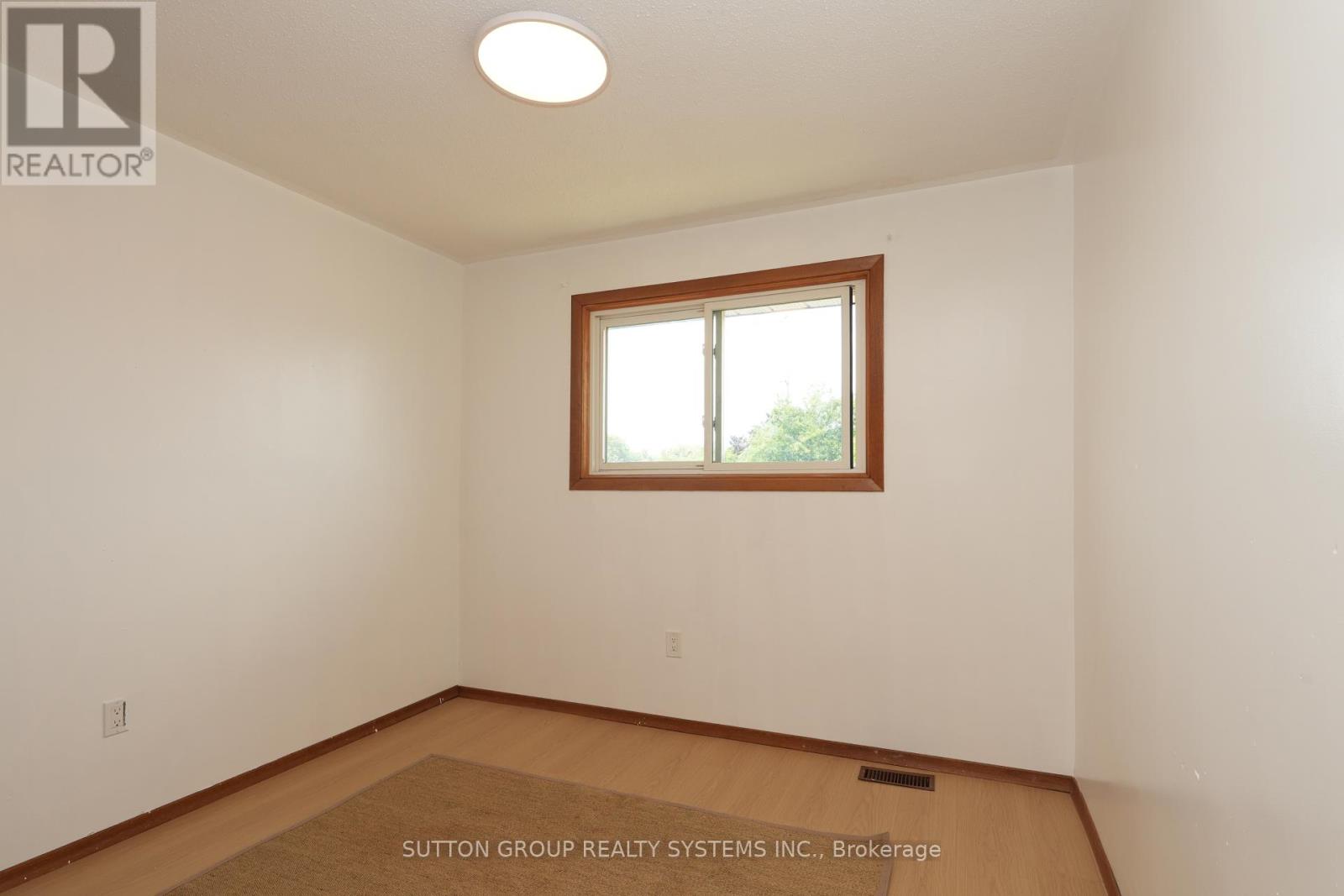 Photo 32 of 101 Henley Drive, Hamilton ON