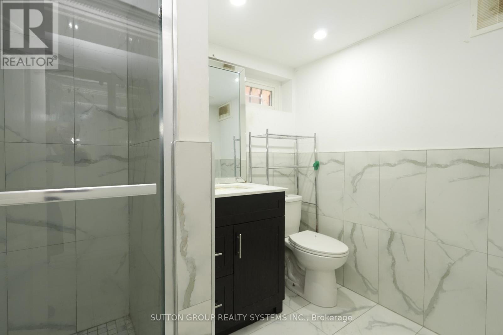 Photo 31 of 101 Henley Drive, Hamilton ON