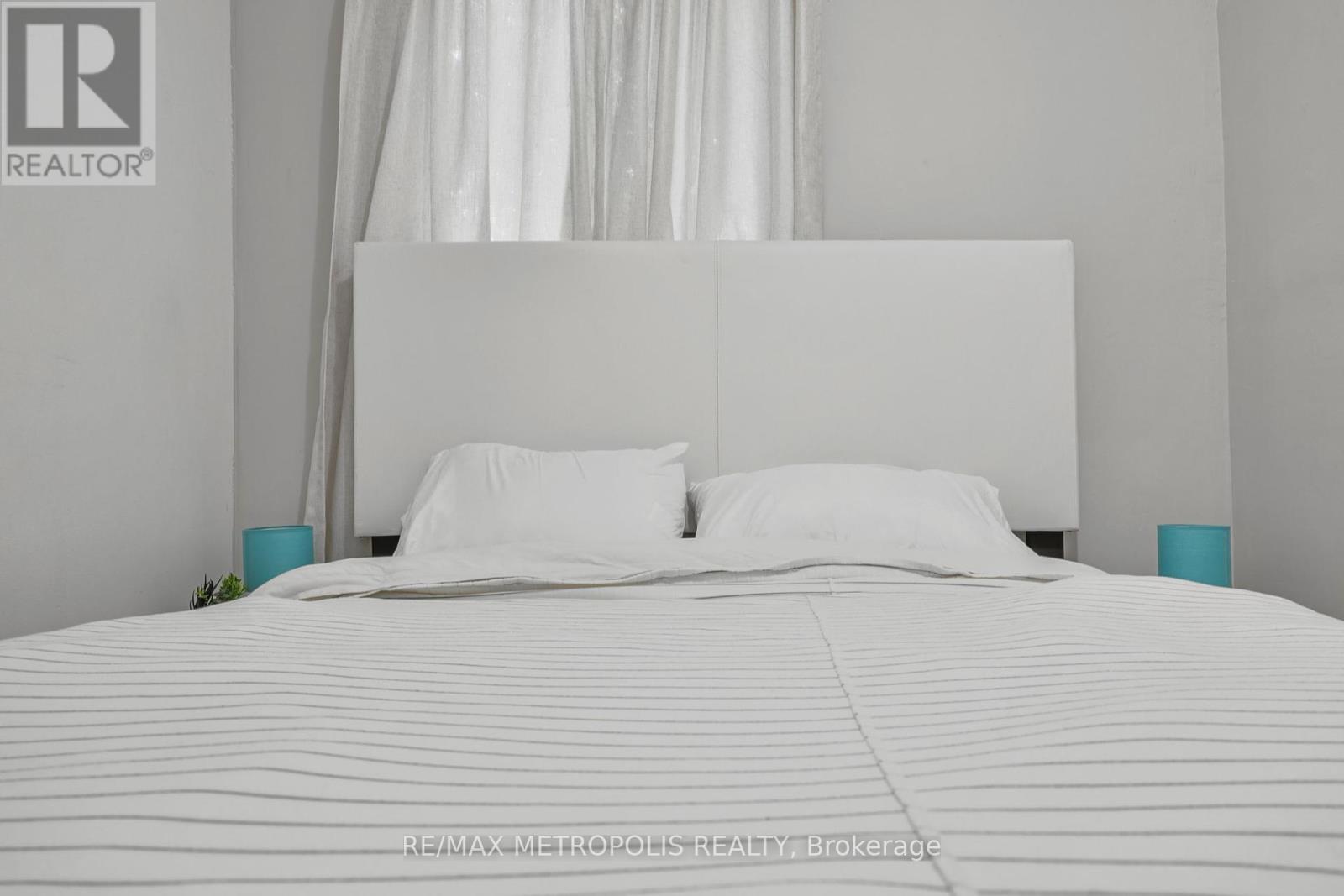 Photo 12 of 719 Knox Avenue, Hamilton ON