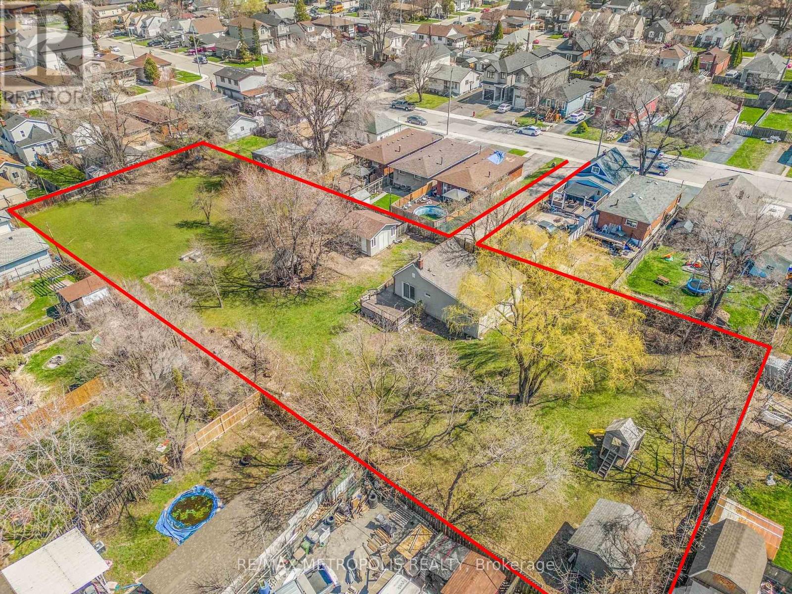 Photo 22 of 719 Knox Avenue, Hamilton ON