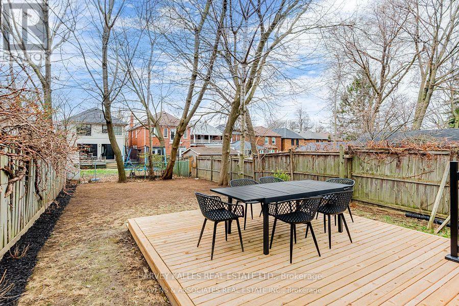 Photo 13 of 391 Castlefield Avenue, Toronto ON