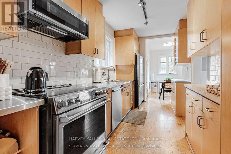Photo 7 of 391 Castlefield Avenue, Toronto ON