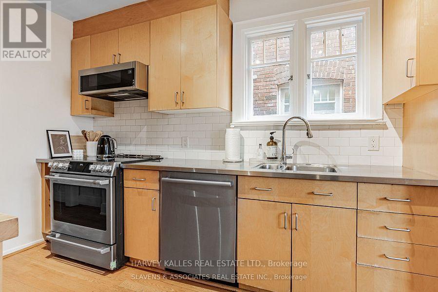 Photo 18 of 391 Castlefield Avenue, Toronto ON