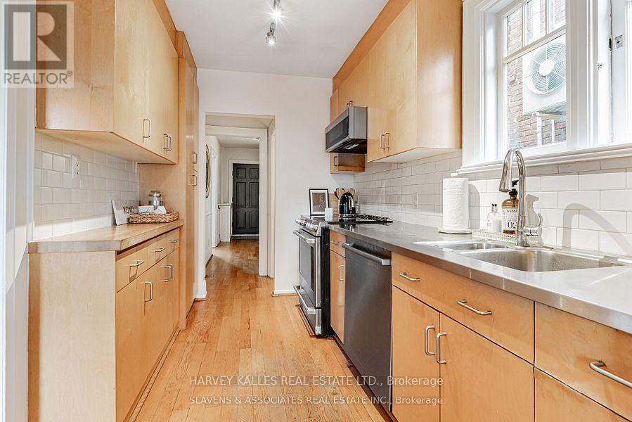 Photo 14 of 391 Castlefield Avenue, Toronto ON