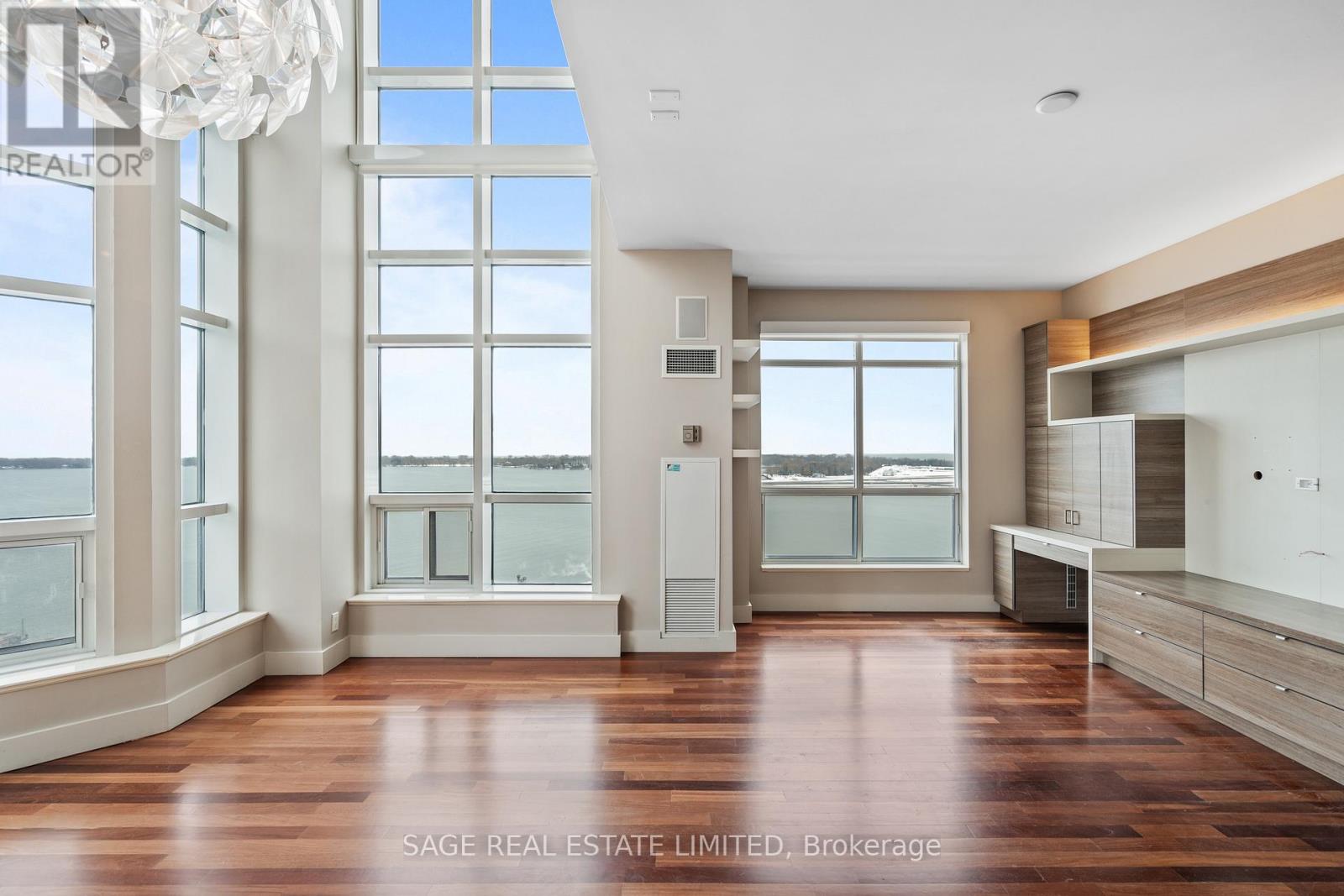 Photo 11 of Lph 8 410 Queens Quay W, Toronto ON