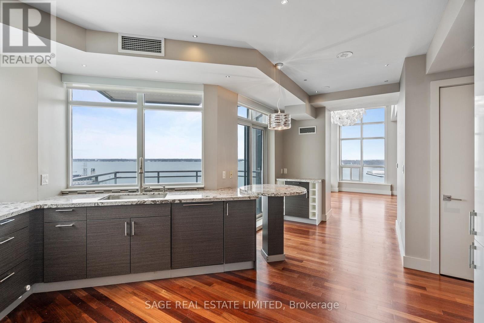 Photo 15 of Lph 8 410 Queens Quay W, Toronto ON