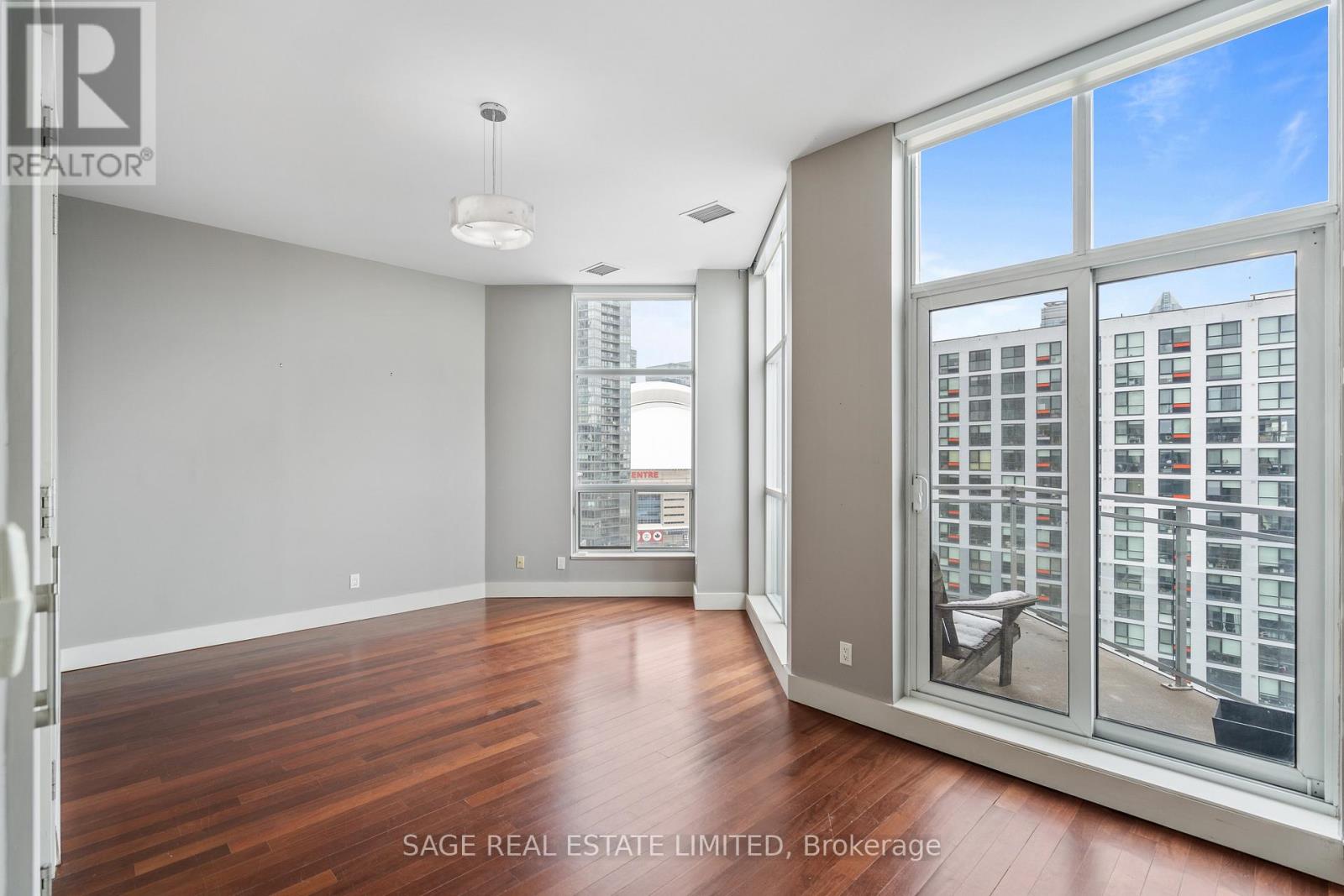 Photo 1 of Lph 8 410 Queens Quay W, Toronto ON