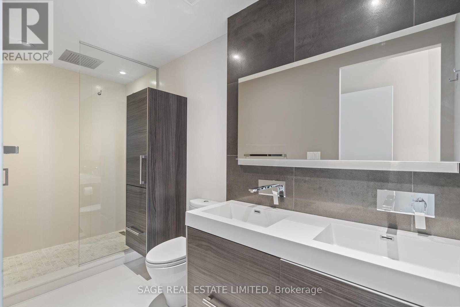 Photo 33 of Lph 8 410 Queens Quay W, Toronto ON