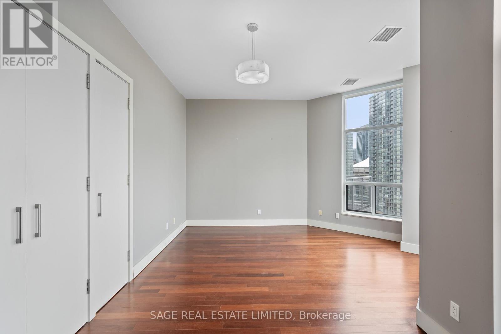 Photo 22 of Lph 8 410 Queens Quay W, Toronto ON