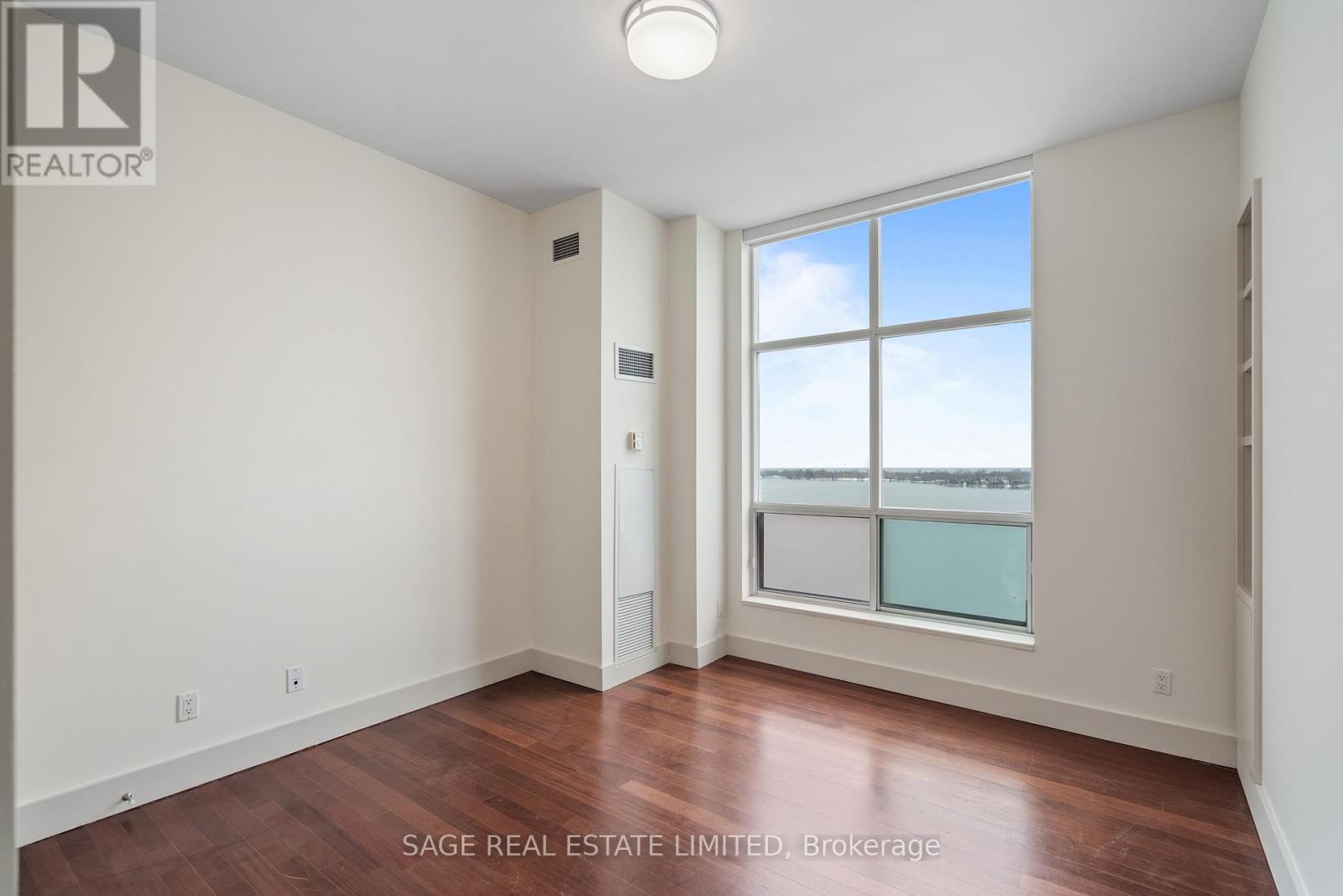 Photo 26 of Lph 8 410 Queens Quay W, Toronto ON