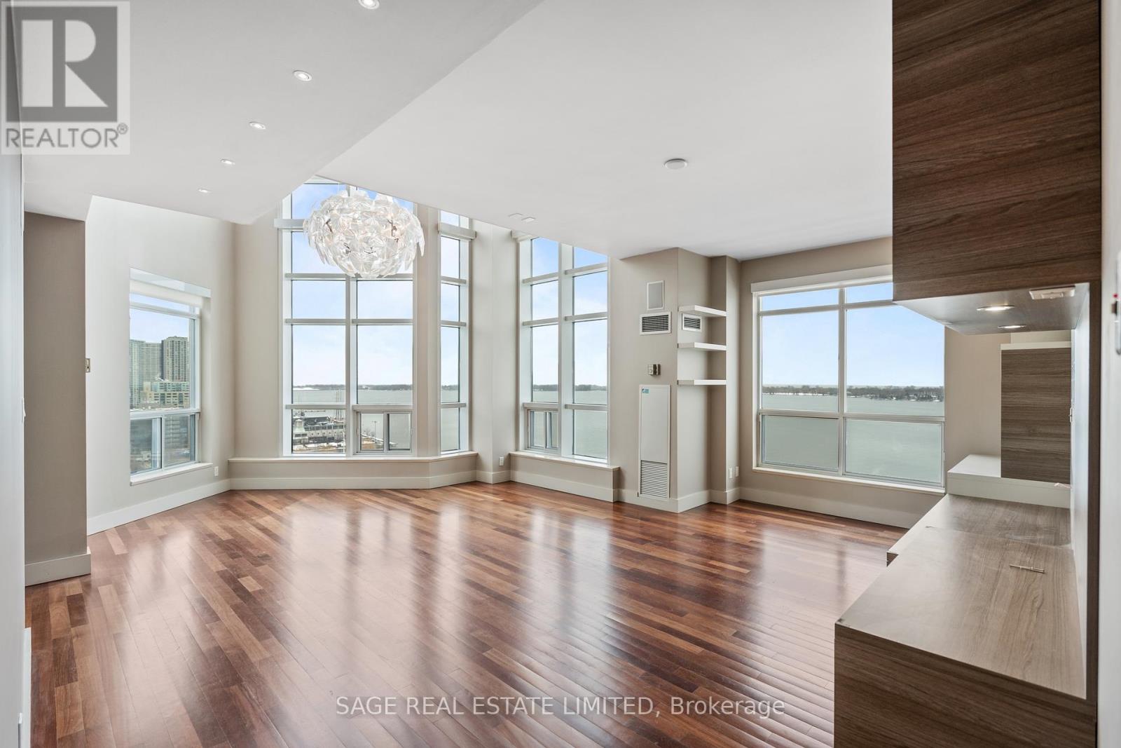Photo 5 of Lph 8 410 Queens Quay W, Toronto ON