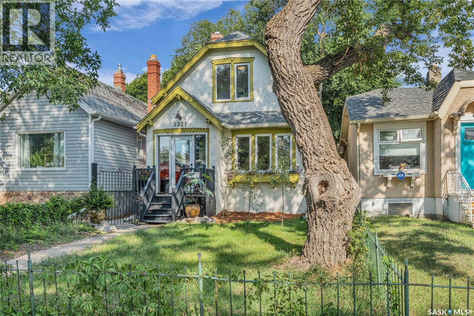 Photo 3 of 2221 Princess Street, Regina SK