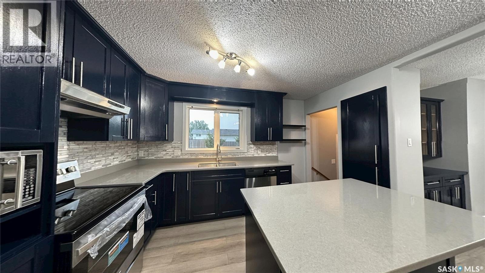 Photo 13 of 201 Haviland Crescent, Saskatoon SK