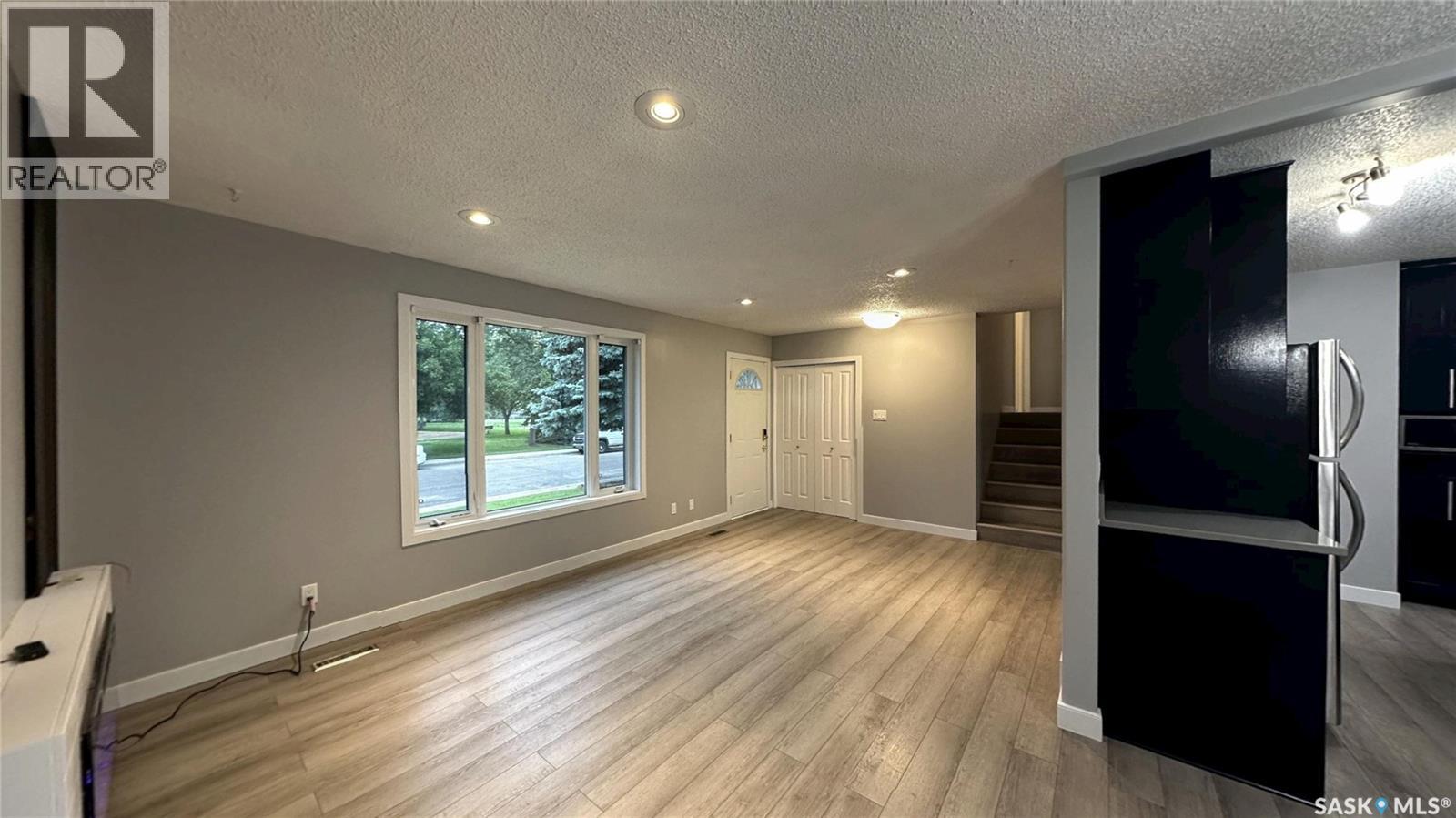 Photo 7 of 201 Haviland Crescent, Saskatoon SK