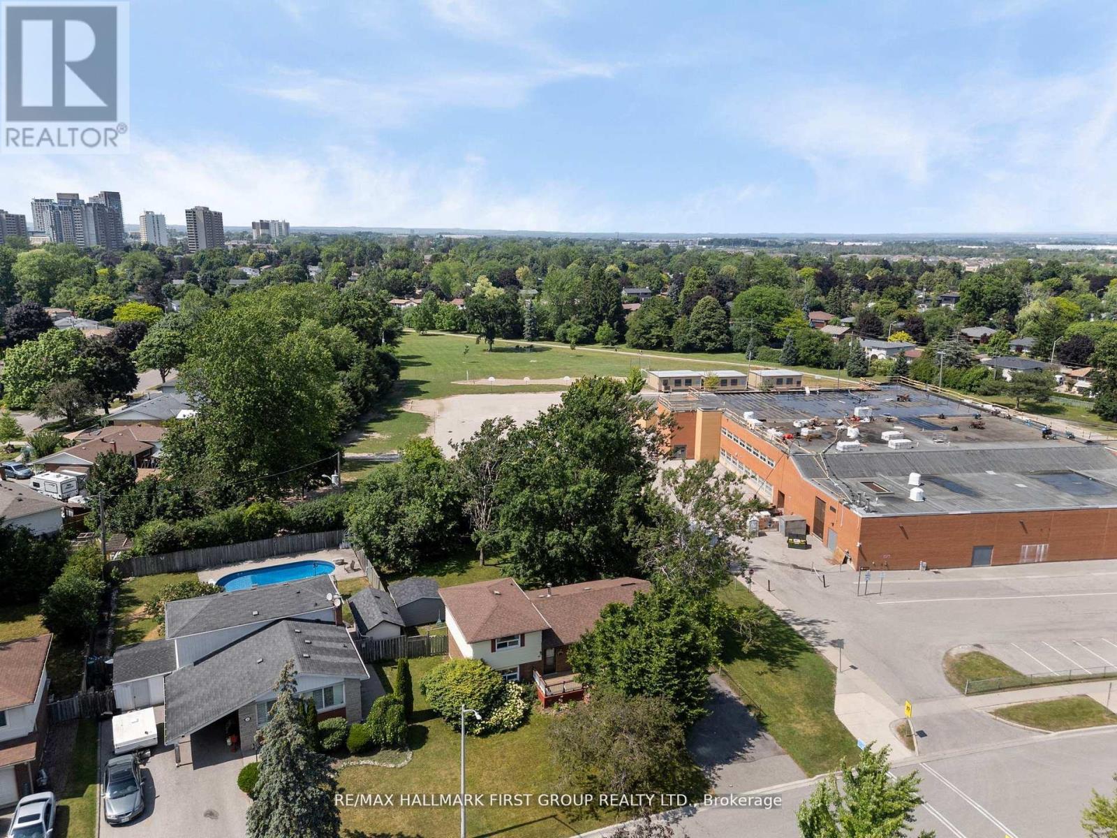 Photo 30 of 20 Lambard Crescent, Ajax ON