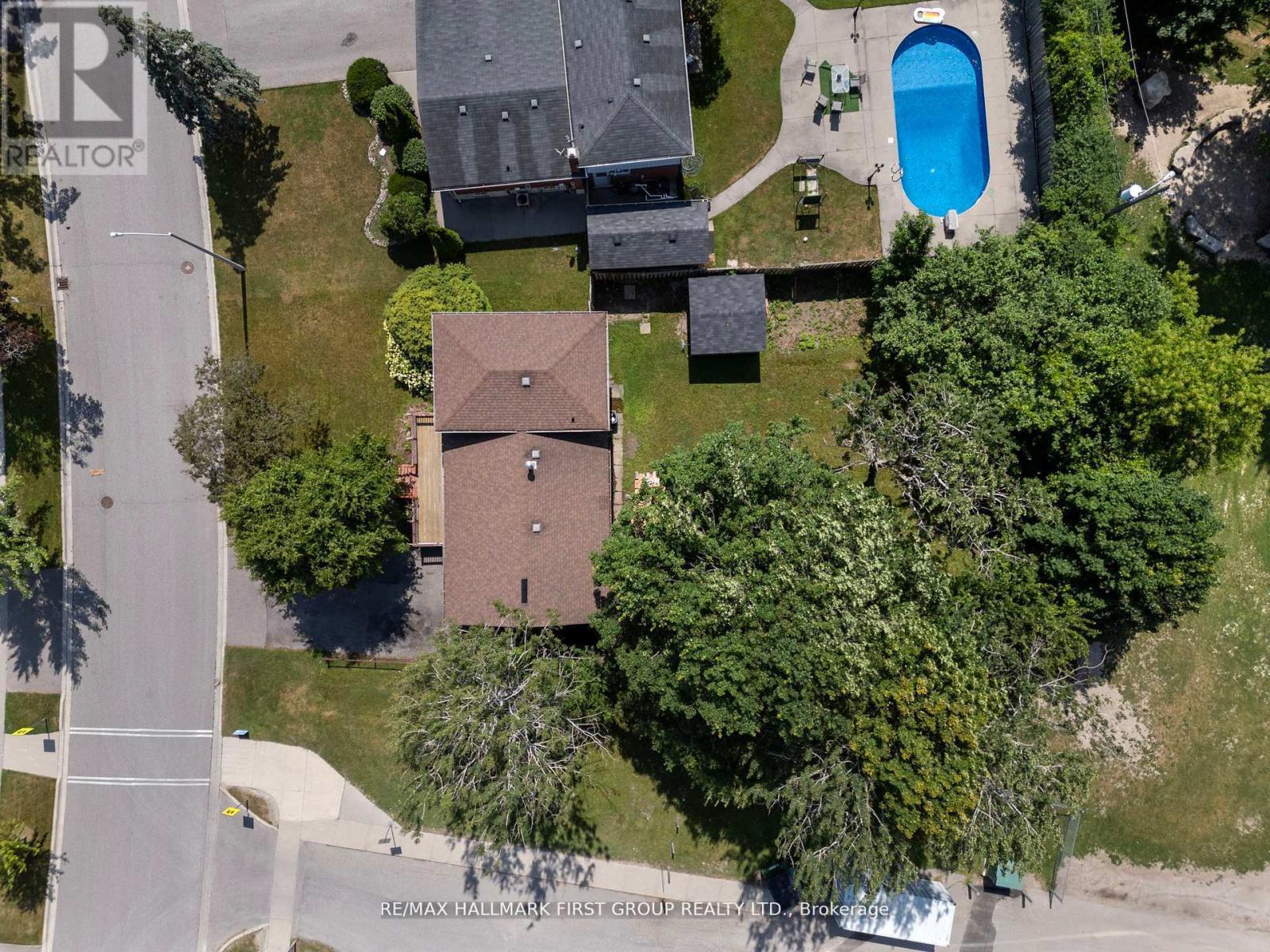 Photo 35 of 20 Lambard Crescent, Ajax ON