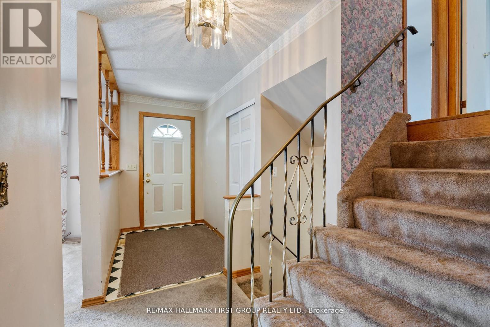 Photo 2 of 20 Lambard Crescent, Ajax ON