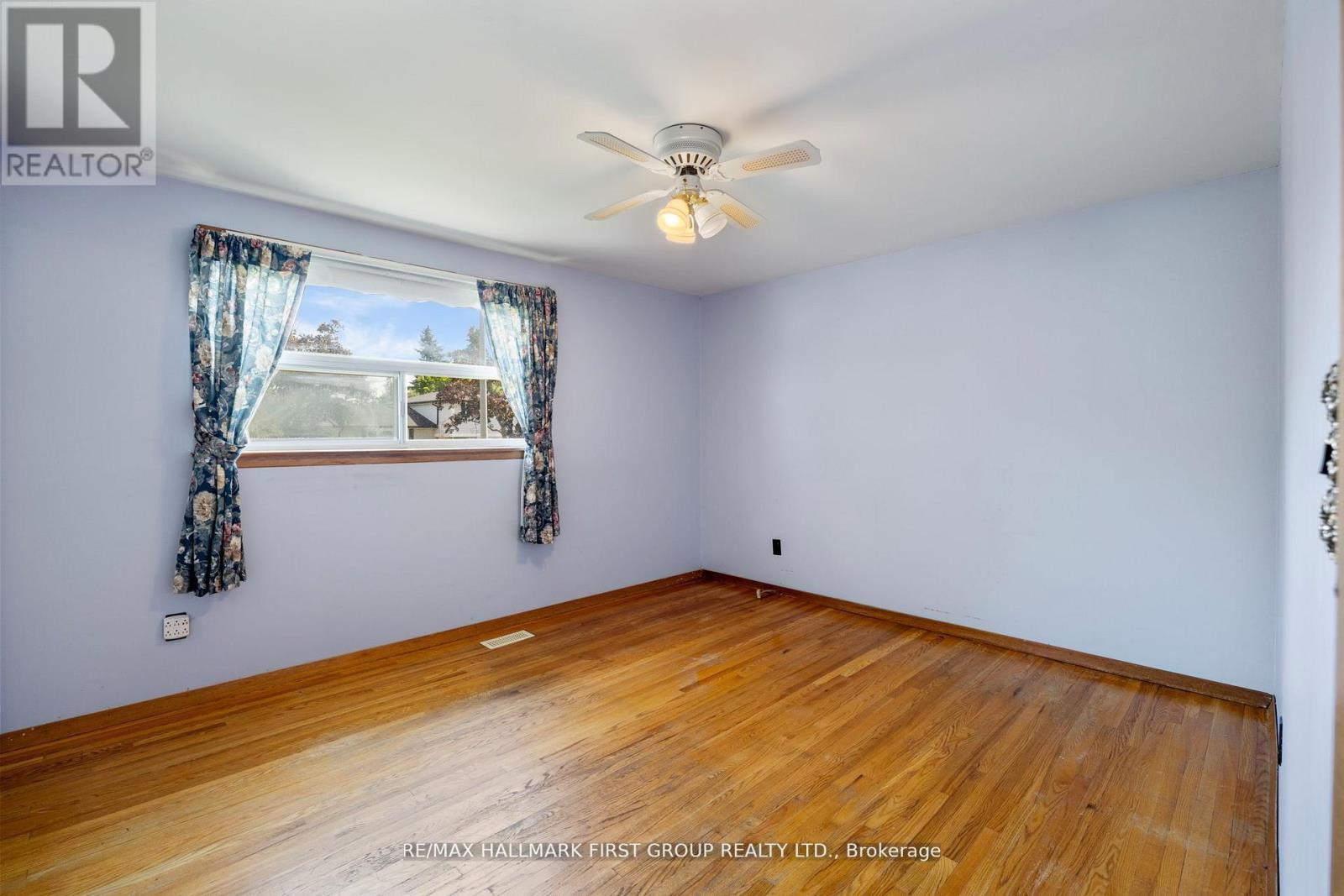 Photo 18 of 20 Lambard Crescent, Ajax ON