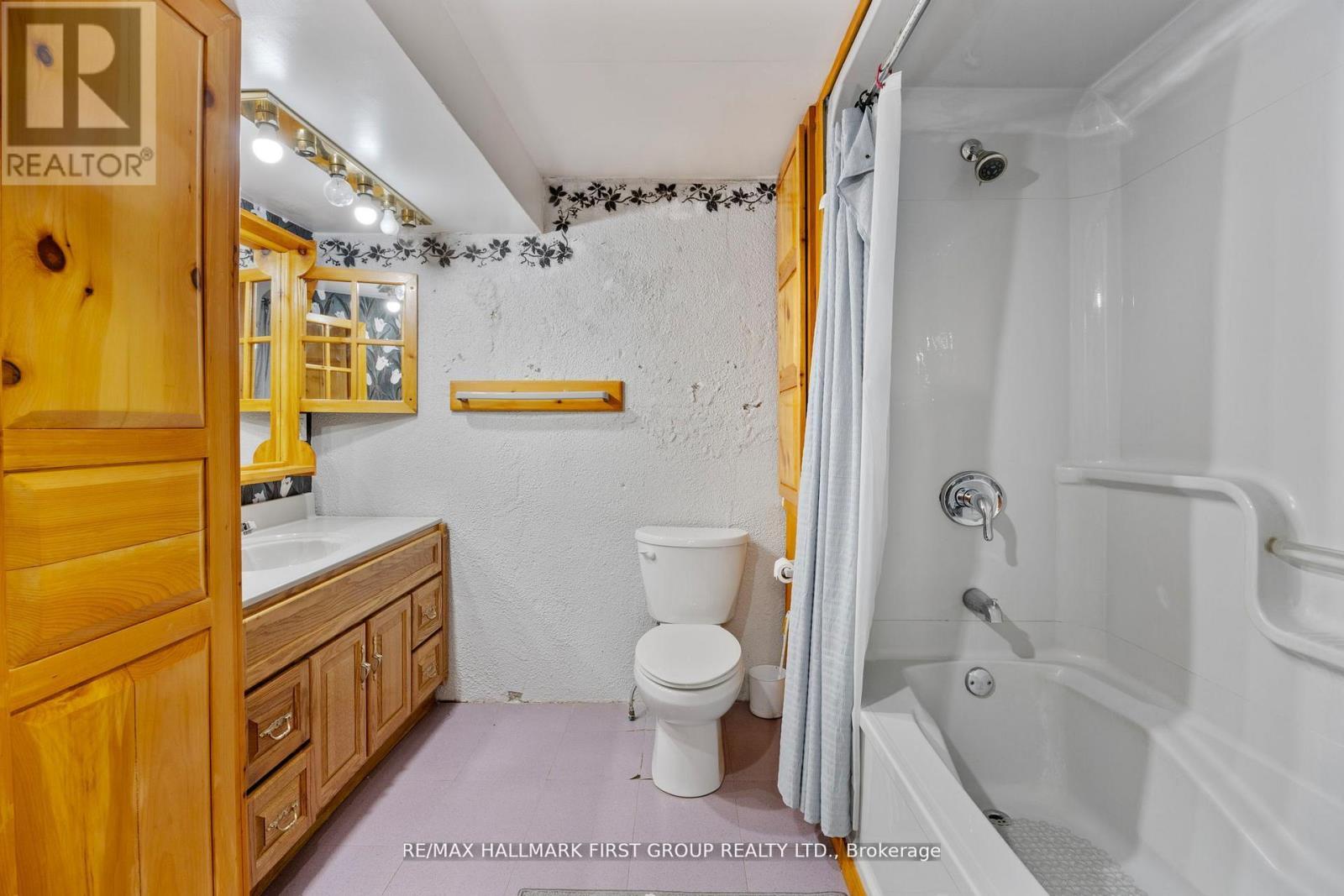 Photo 24 of 20 Lambard Crescent, Ajax ON