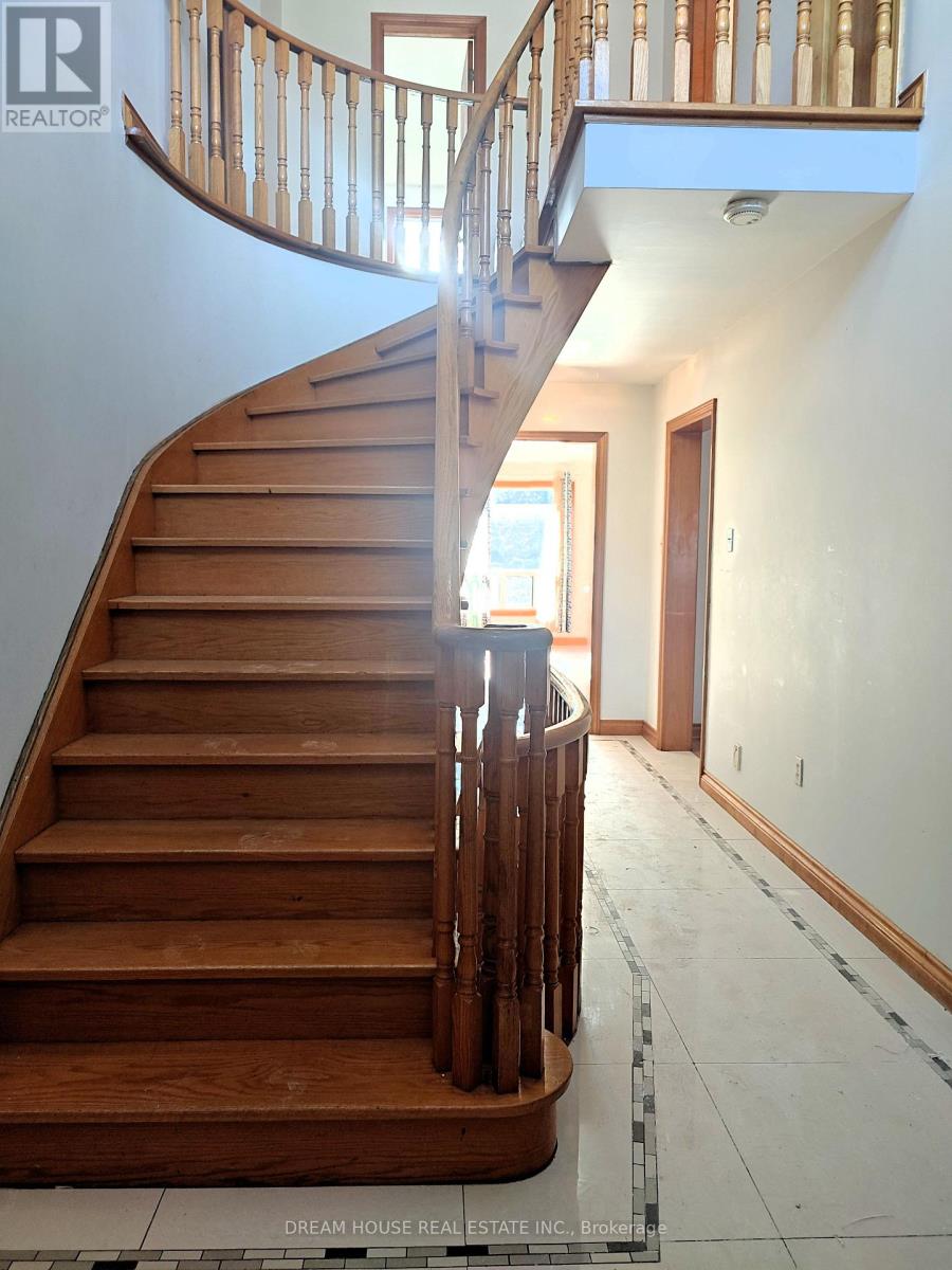 Photo 11 of Main 176 Conlins Road, Toronto ON