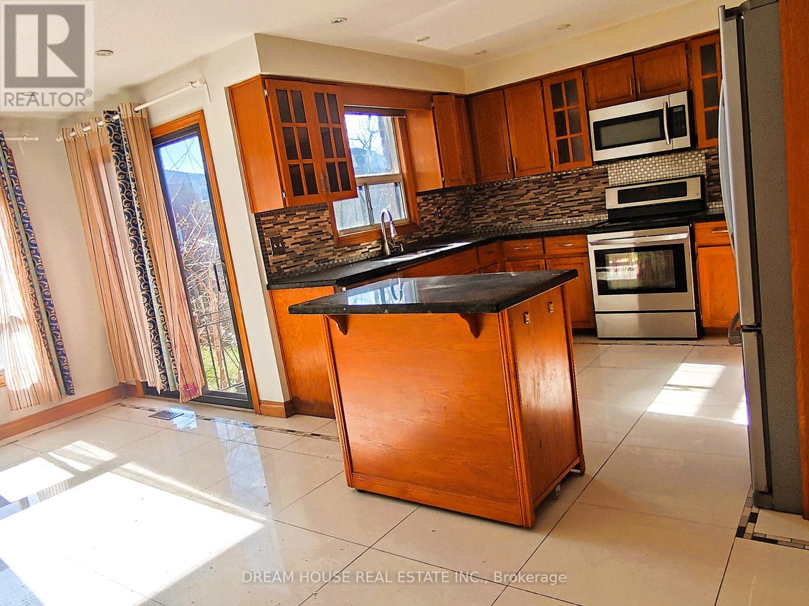 Photo 3 of Main 176 Conlins Road, Toronto ON