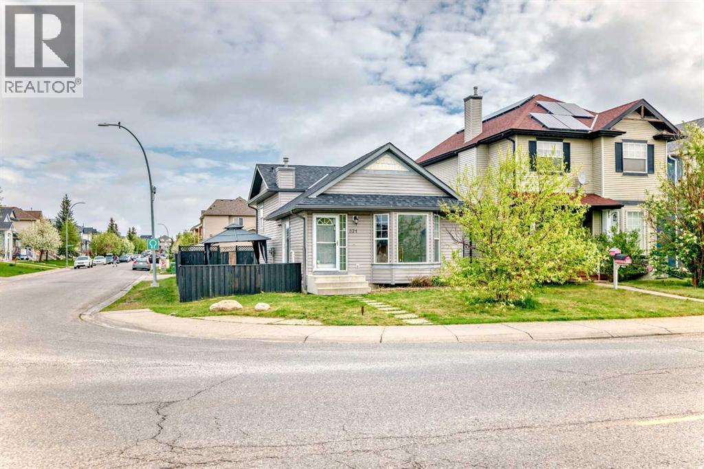 Single Family House 4 Level for Sale in  Taradale Drive NE Taradale Calgary 