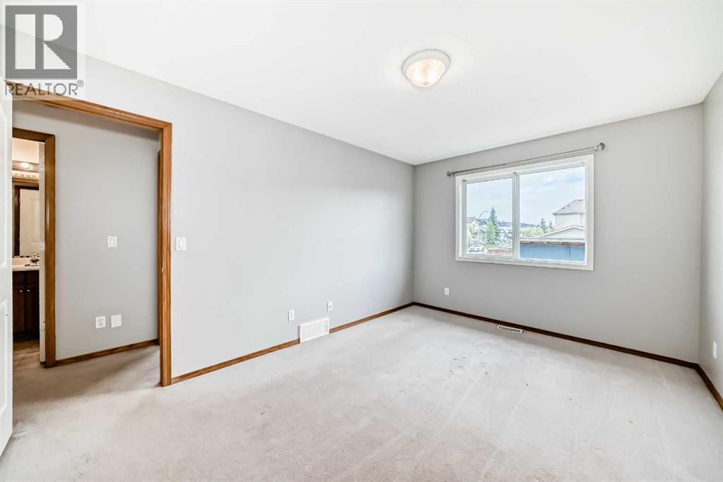 Single Family House 4 Level for Sale in  Taradale Drive NE Taradale Calgary 