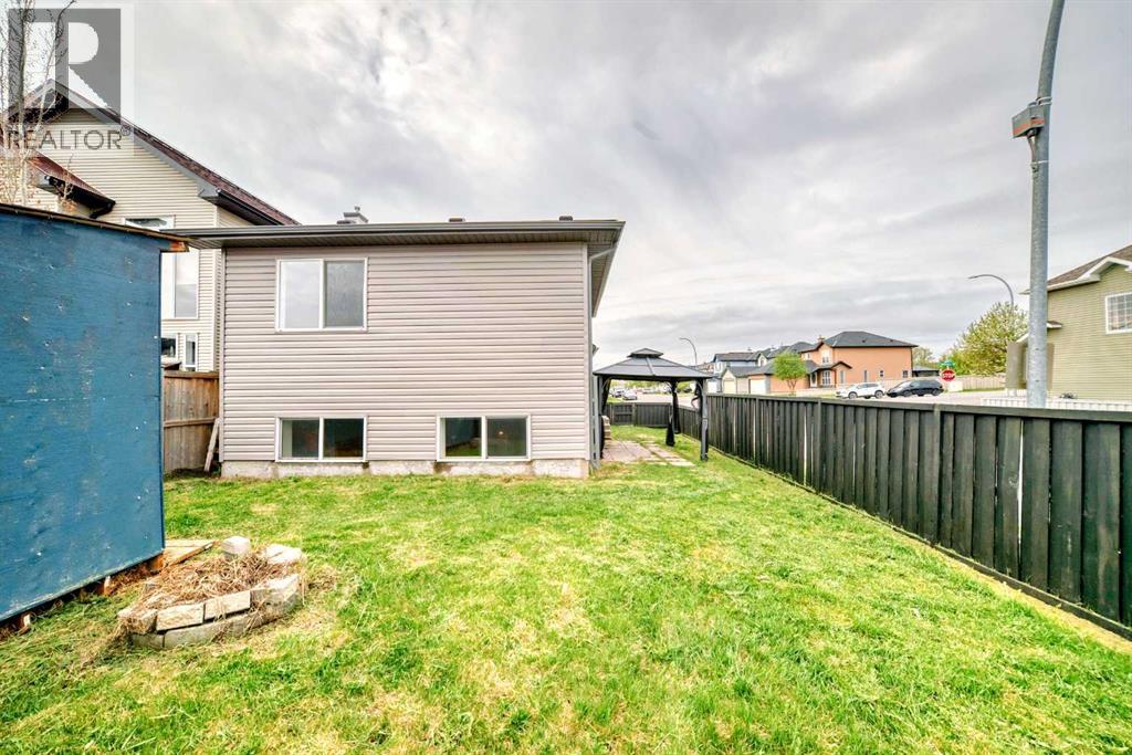 Single Family House 4 Level for Sale in  Taradale Drive NE Taradale Calgary 