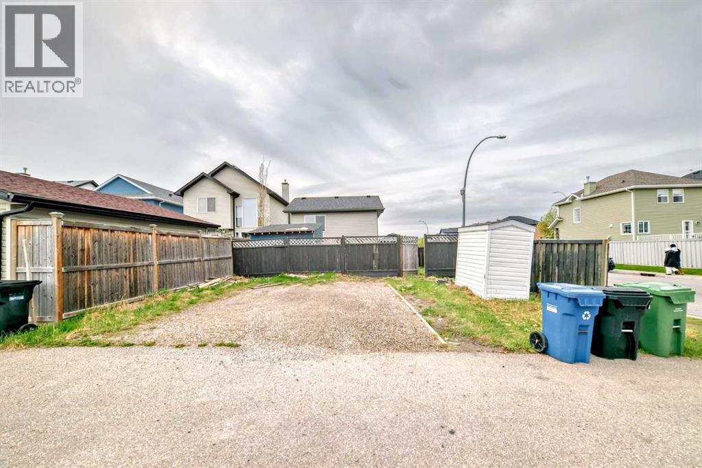 Single Family House 4 Level for Sale in  Taradale Drive NE Taradale Calgary 
