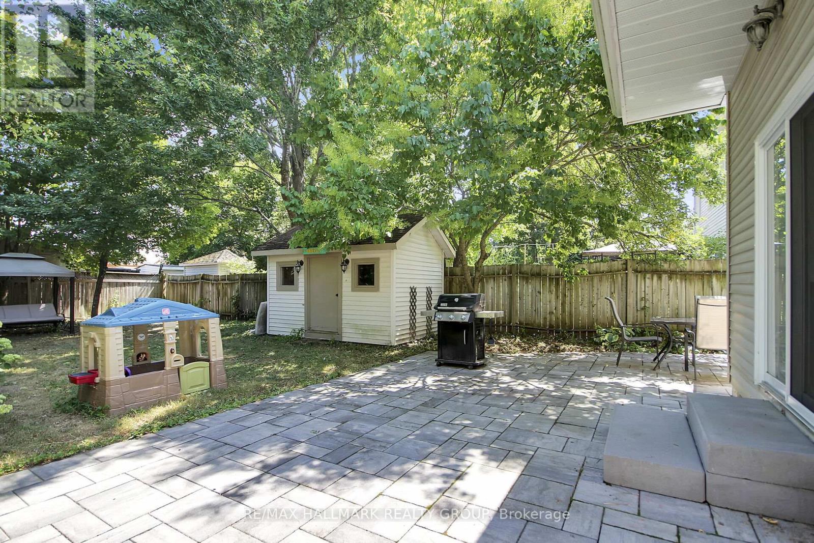 Photo 8 of 1661 Kindersley Avenue, Ottawa ON