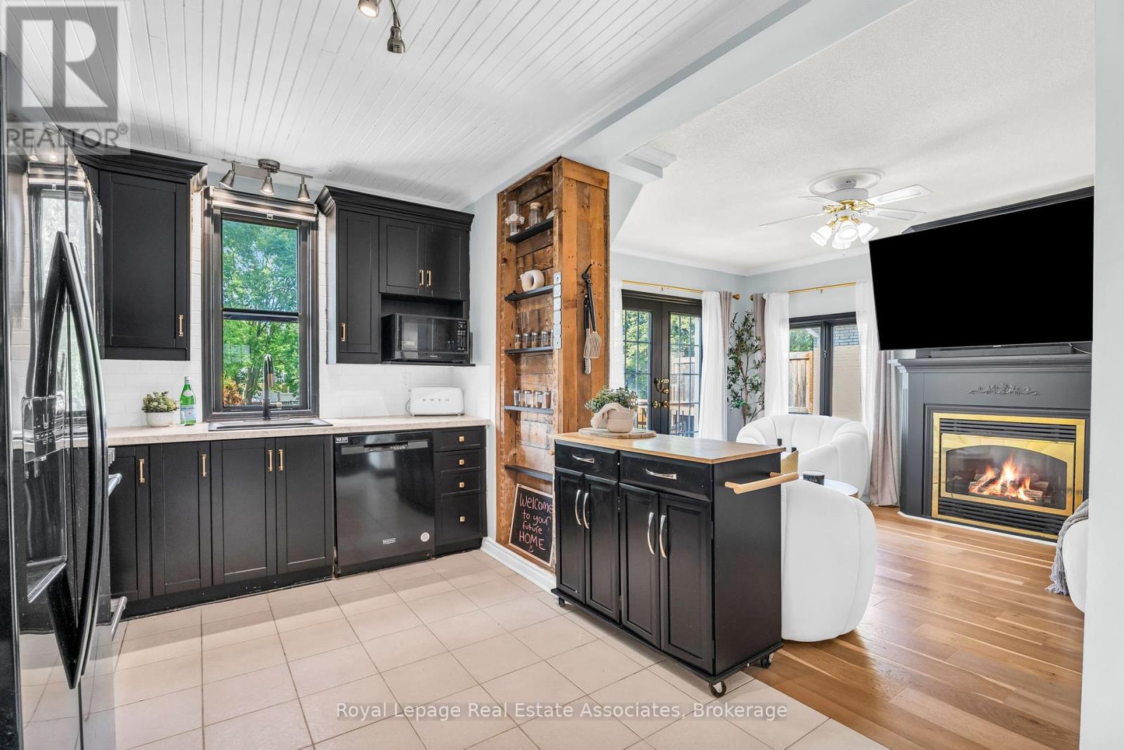 Photo 11 of 145 Margaret Street, Essa ON