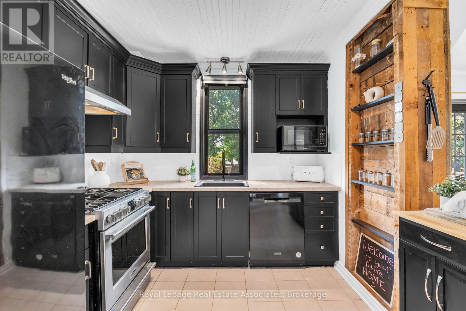 Photo 14 of 145 Margaret Street, Essa ON
